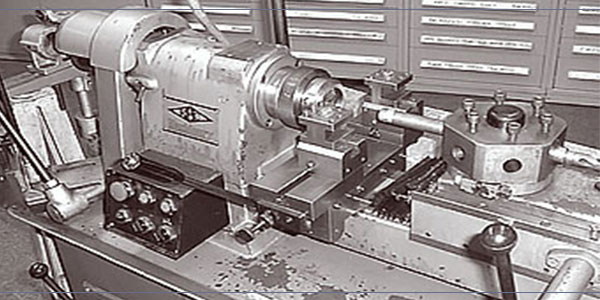 10-hizli-degıstırılebılen-takim-sıstemlerı-nelerdır-bırden-fazla-kesme-takimini-tutabılen-taretlı-torna-tezgahı