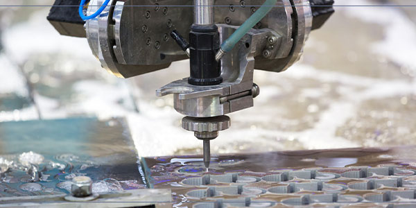 en-ıyı-10-metal-kesme-takımları-ve-kullanim-alanlari-nelerdır-su-jetı-ıle-kesme-ıslemı
